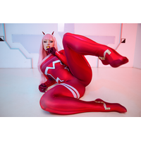 Zero Two-3-4FGnd0Np.jpg